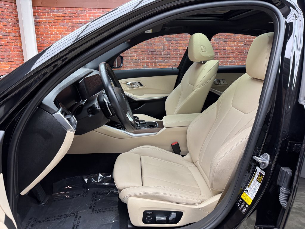 Used 2021 BMW 330i xDrive Sedan w/ Premium Package AWD/4WD image 24