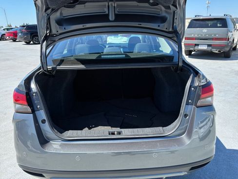 Used 2025 Nissan Versa SV FWD image 29