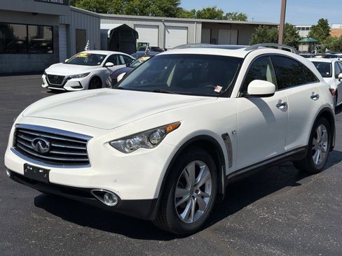 Used 2015 INFINITI QX70 AWD w/ Premium Package image 2