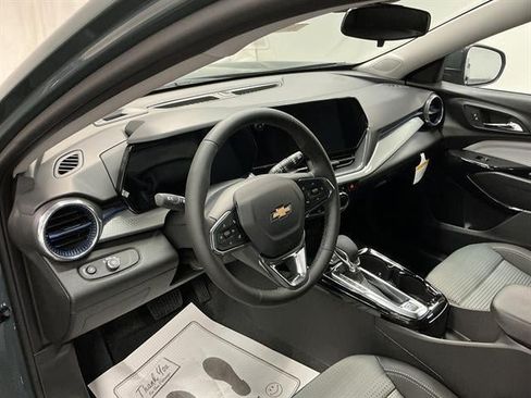 New 2026 Chevrolet Trax LT w/ LT Convenience Package FWD image 10