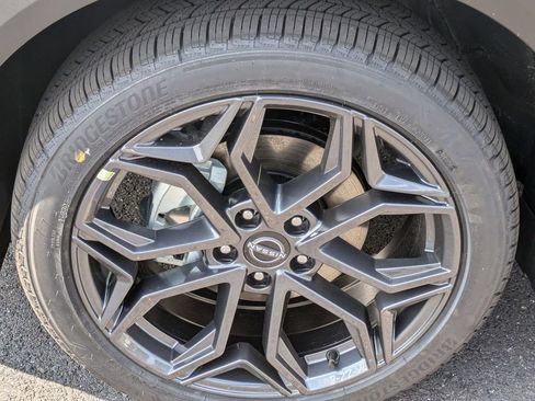 New 2025 Nissan Kicks SR w/ SR Premium Package image 26