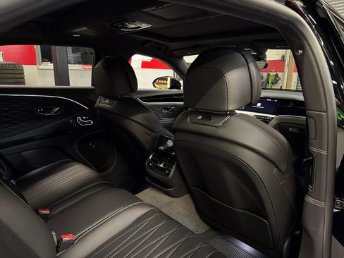 Used 2022 Bentley Flying Spur V8 image 24