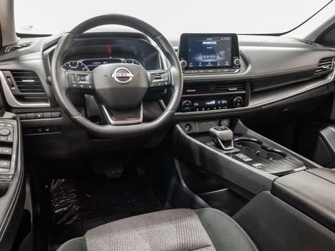Used 2025 Nissan Rogue SV FWD image 7