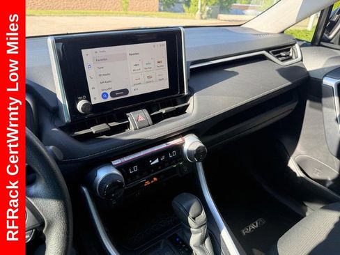 Used 2025 Toyota RAV4 XLE FWD image 28