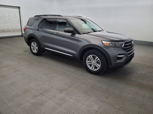 Used 2021 Ford Explorer XLT w/ Equipment Group 202A AWD/4WD image 11