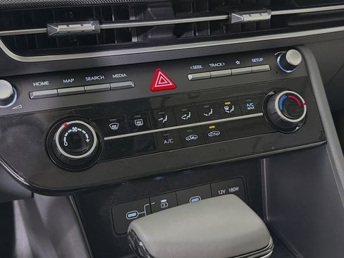 Used 2025 Hyundai Sonata SE FWD image 18