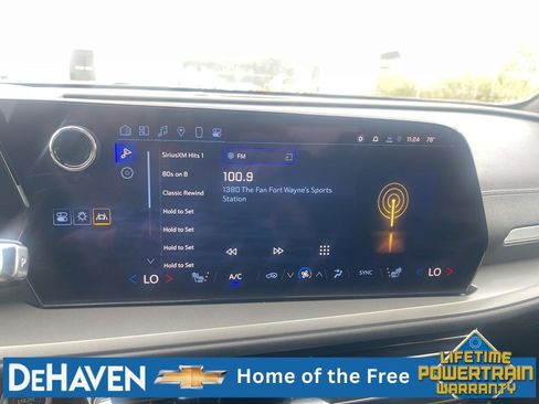 Used 2025 Chevrolet Traverse LT FWD image 14