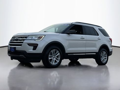 Certified 2018 Ford Explorer XLT image 12