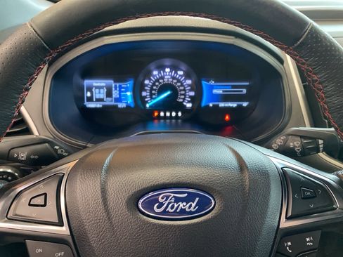 Used 2023 Ford Edge ST-Line image 18