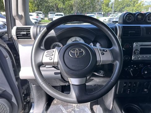 Used 2014 Toyota FJ Cruiser 4WD image 17