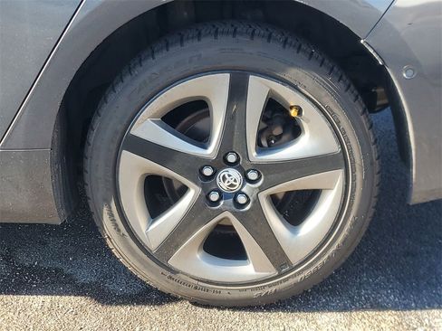 Used 2019 Toyota Prius L Eco image 17