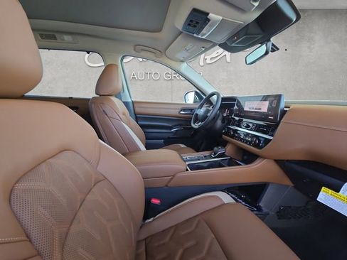 New 2026 Nissan Pathfinder Platinum image 24