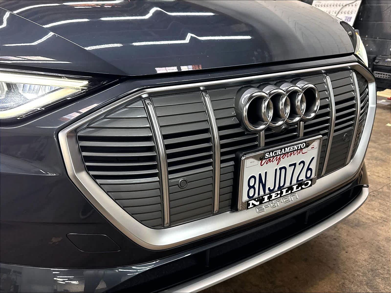 Used 2019 Audi e-tron Prestige w/ Prestige Package AWD/4WD image 33