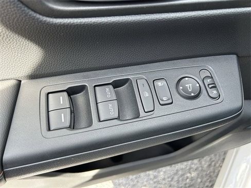 Used 2025 Honda CR-V Sport image 19