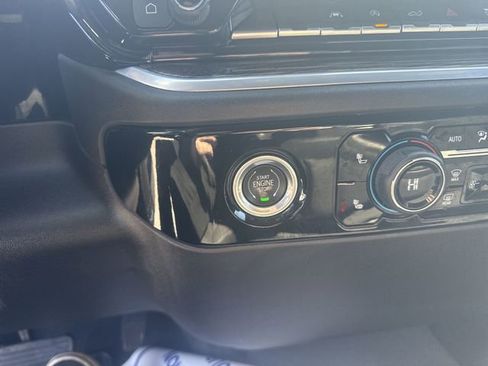 Used 2022 Chevrolet Silverado 1500 LT image 17