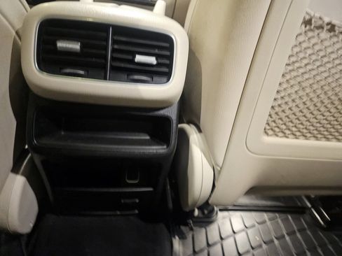 Used 2022 Mercedes-Benz GLE 350 4MATIC image 16