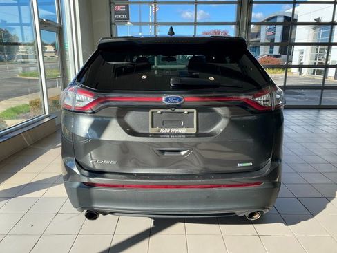 Used 2017 Ford Edge SE image 6