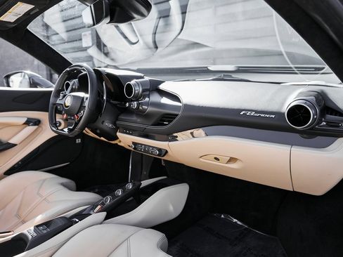 Used 2022 Ferrari F8 Tributo image 51