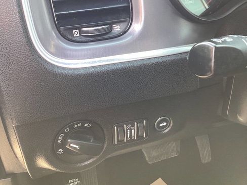 Used 2019 Dodge Charger SXT w/ Blacktop Package image 20