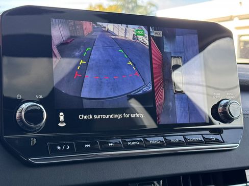 Used 2025 Mitsubishi Outlander SEL image 24