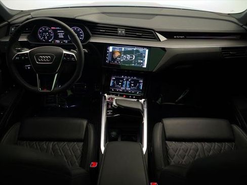 Certified 2024 Audi SQ8 e-tron Premium Plus w/ Black Optic Package AWD/4WD image 8