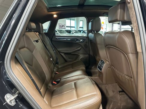 Used 2016 Porsche Macan Turbo image 31