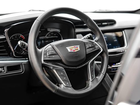 Used 2025 Cadillac XT5 Premium Luxury FWD image 14