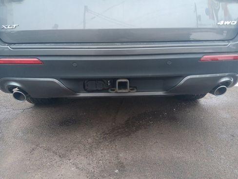 Used 2022 Ford Explorer XLT w/ Equipment Group 202A image 12