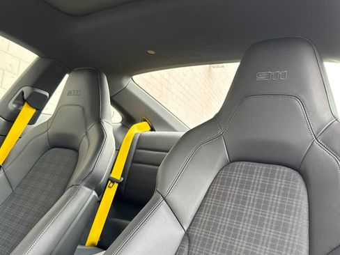 Certified 2025 Porsche 911 Carrera T image 5