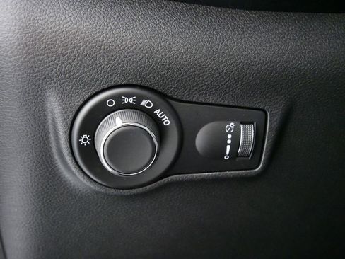 Used 2024 Jeep Compass Sport image 34