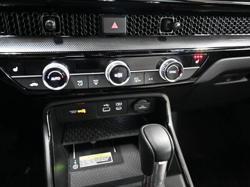 Used 2025 Honda CR-V Sport Touring image 18