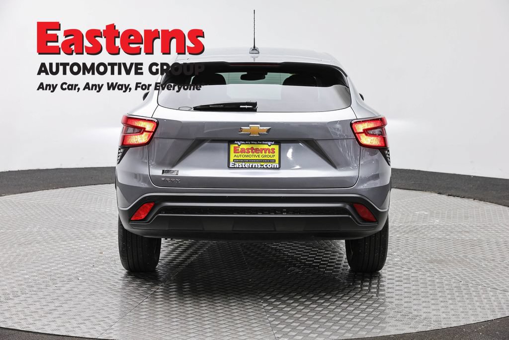 Used 2024 Chevrolet Trax LS FWD image 7
