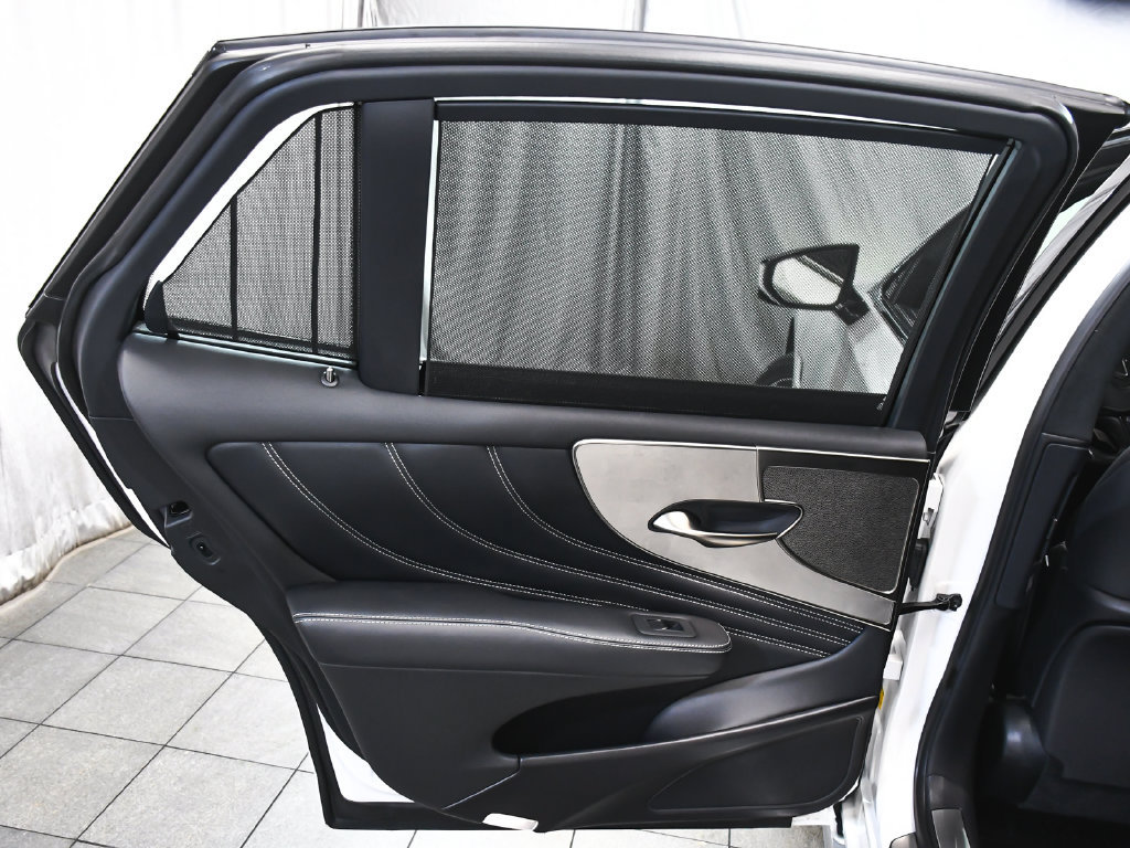Used 2022 Lexus LS 500h AWD w/ Luxury Package image 12