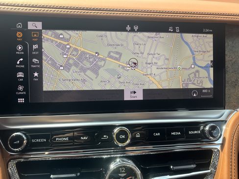 Used 2022 Bentley Flying Spur V8 image 23