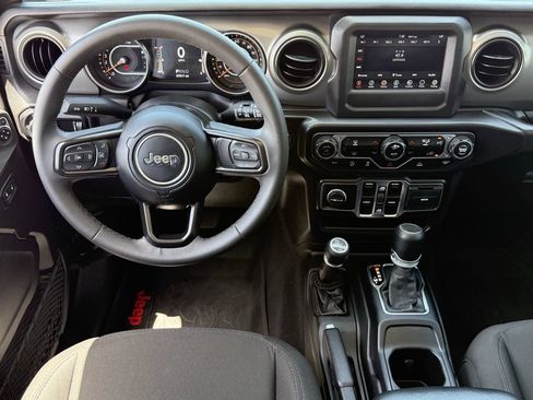 Used 2023 Jeep Wrangler Unlimited Sport AWD/4WD image 11