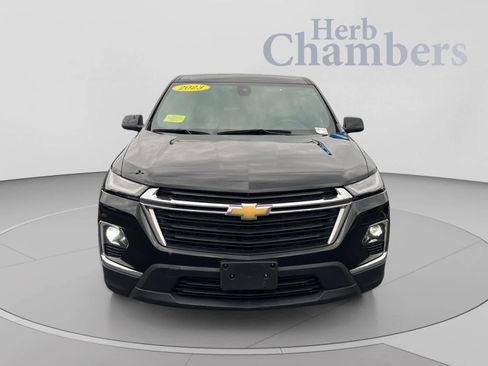 Used 2023 Chevrolet Traverse LS AWD/4WD image 2