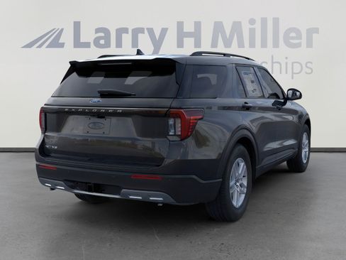 New 2026 Ford Explorer Active image 8