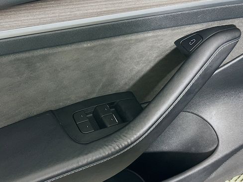 Used 2023 Tesla Model 3 Standard Range image 15