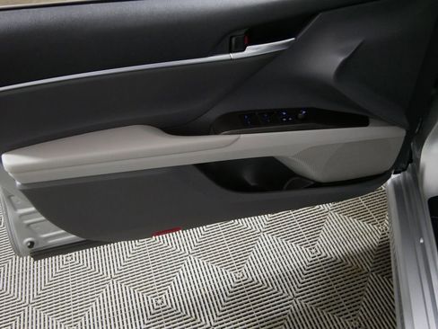 Used 2024 Toyota Camry SE w/ Cold Weather Package image 14