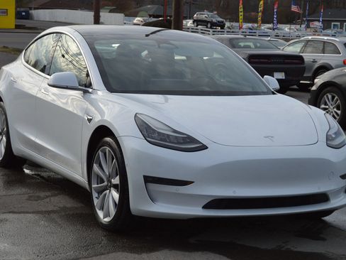Used 2018 Tesla Model 3 Long Range image 2