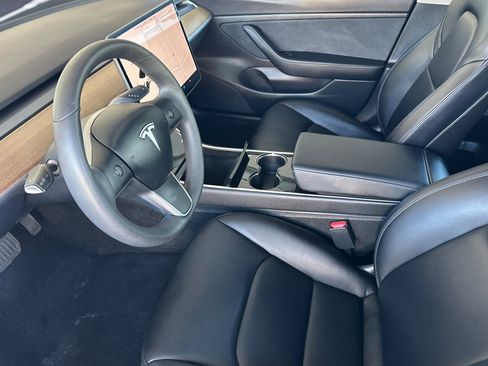 Used 2020 Tesla Model 3 Standard Range Plus image 10