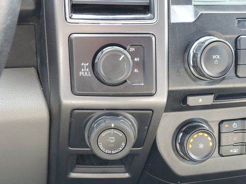 Used 2018 Ford F150 XLT w/ Equipment Group 302A Luxury image 31