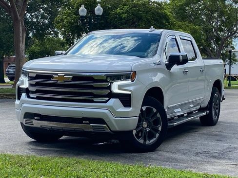 Used 2024 Chevrolet Silverado 1500 High Country AWD/4WD image 3