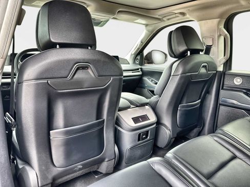 Used 2026 Lincoln Navigator Reserve AWD/4WD image 19