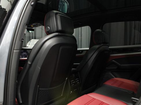 New 2026 Porsche Cayenne AWD/4WD image 18