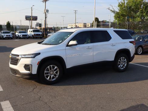 Used 2023 Chevrolet Traverse LS w/ Safety Package FWD image 17