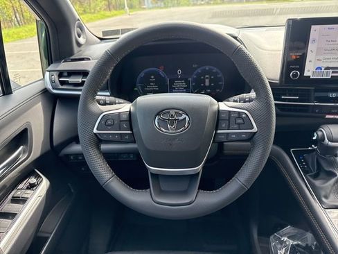 New 2026 Toyota Sienna XLE Woodland Edition AWD/4WD image 19