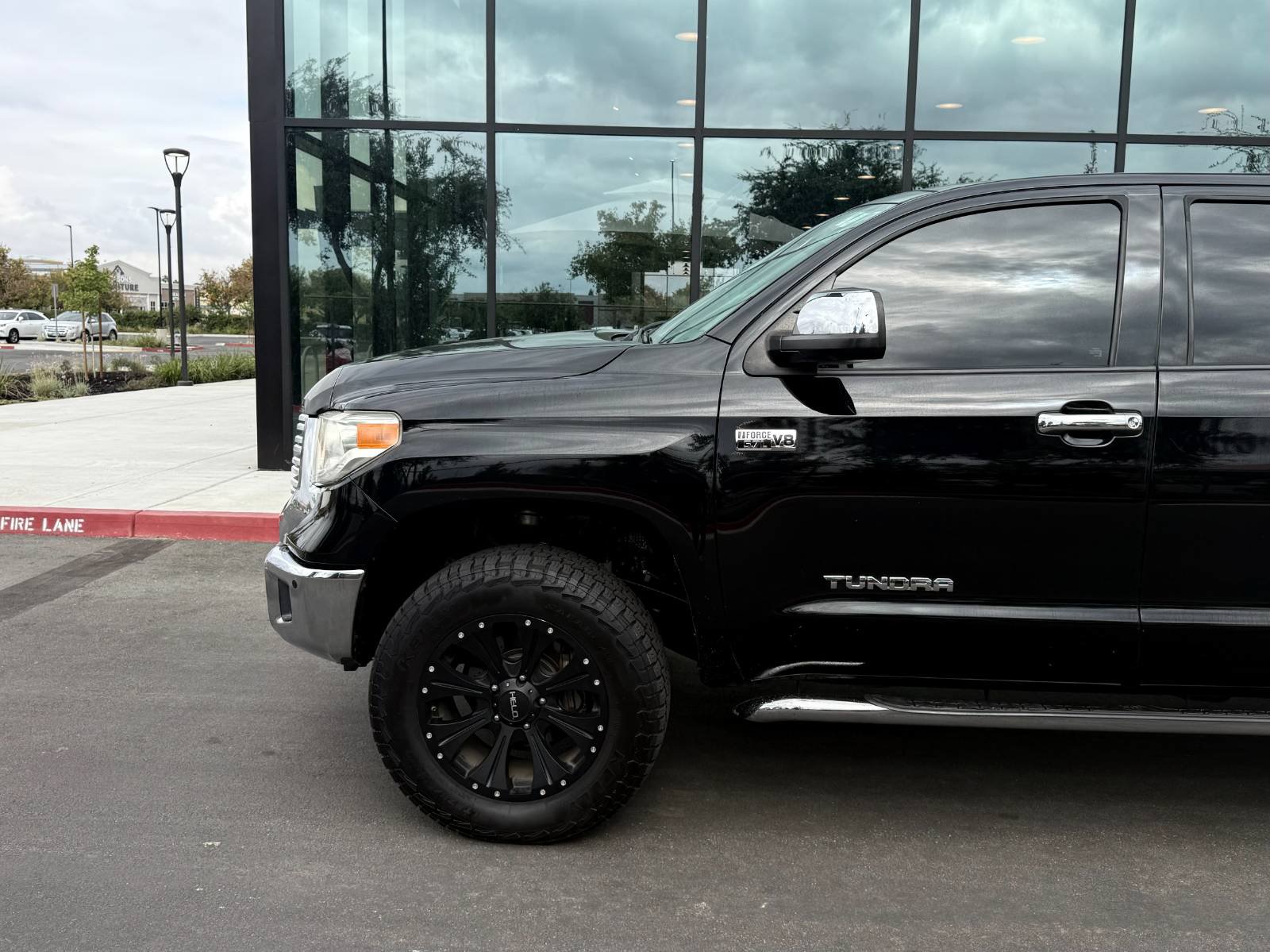 Used 2014 Toyota Tundra Limited w/ Limited Premium Package AWD/4WD image 12