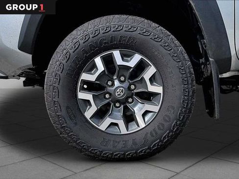 Certified 2023 Toyota Tacoma TRD Off-Road w/ Black Out Package (TMS) AWD/4WD image 11