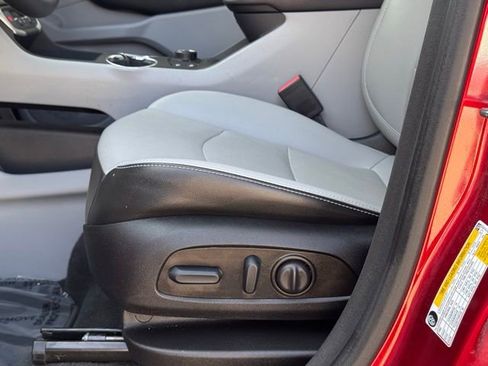 Used 2023 GMC Terrain SLT image 42